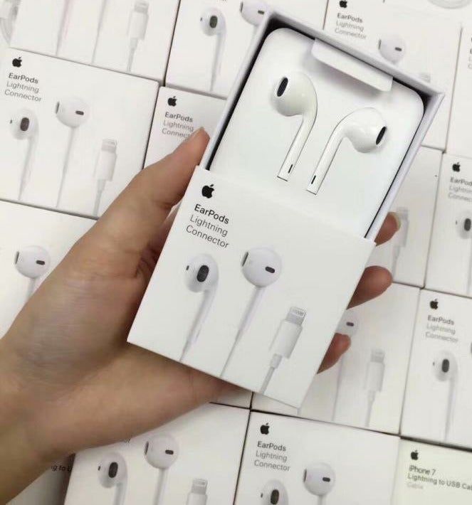 Apple EarPods with Lightning Connector – Original