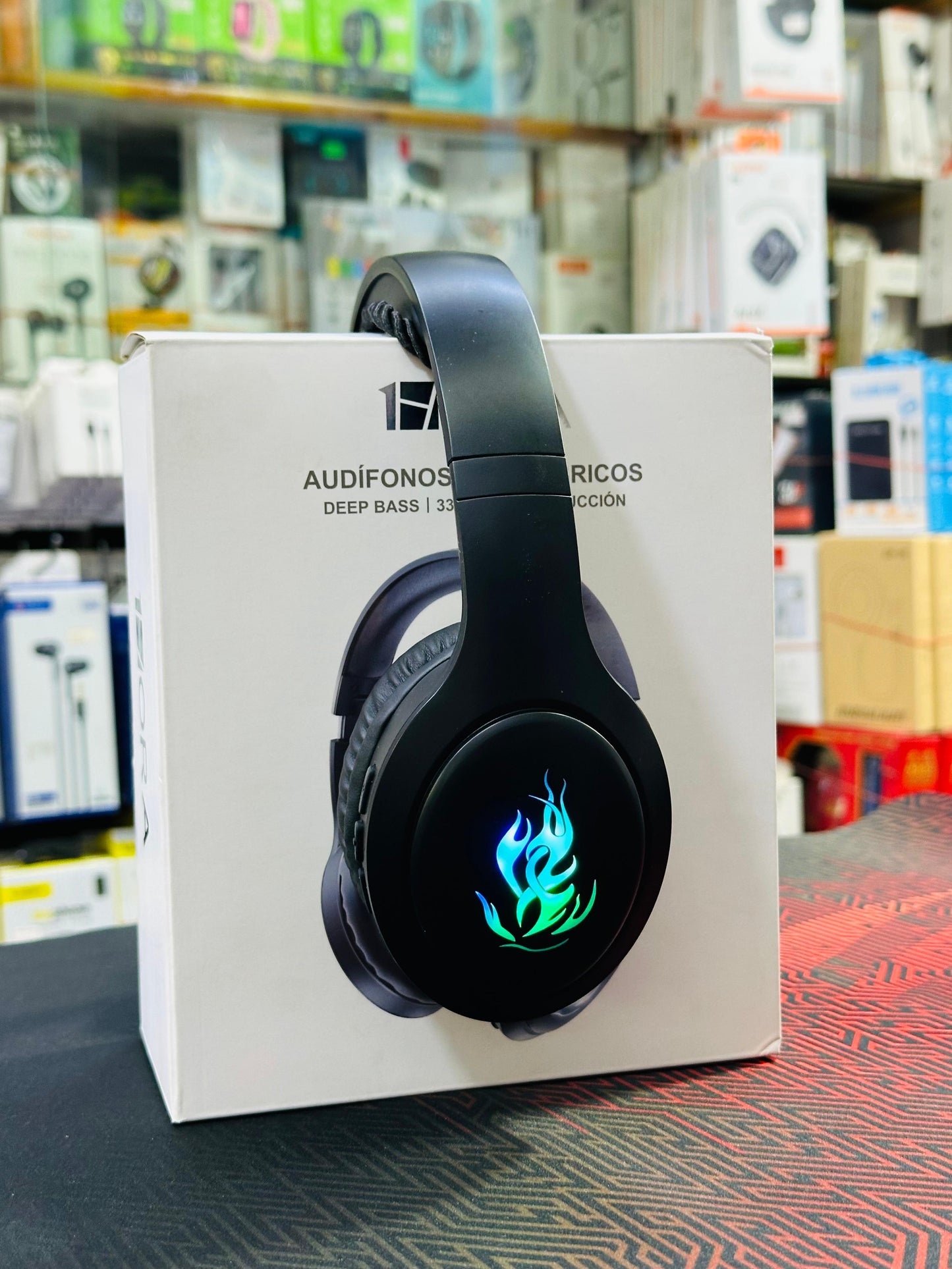 1 Hora Wireless Bluetooth Headphones with LED Light – Deep Bass Over-Ear Headset with Mic